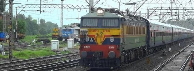 बिना इंजन 10 किलोमीटर दौड़ पड़ी ट्रेन... - Train, engine Orissa