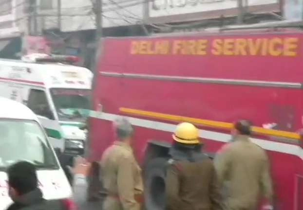 बड़ा हादसा, दिल्ली में फिल्मिस्तान इलाके में आग लगने से 43 लोगों की मौत