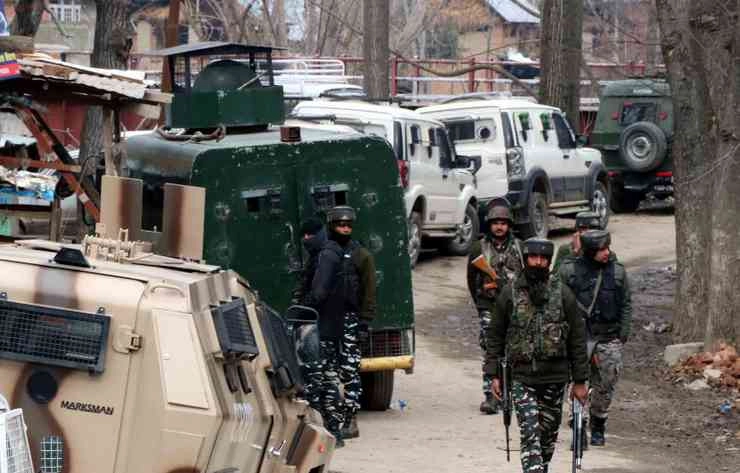 कश्मीर के शोपियां में आतंकी हमला, मिनी सचिवालय को बनाया निशाना - Terrorist attack in South Kashmir mini secretariat