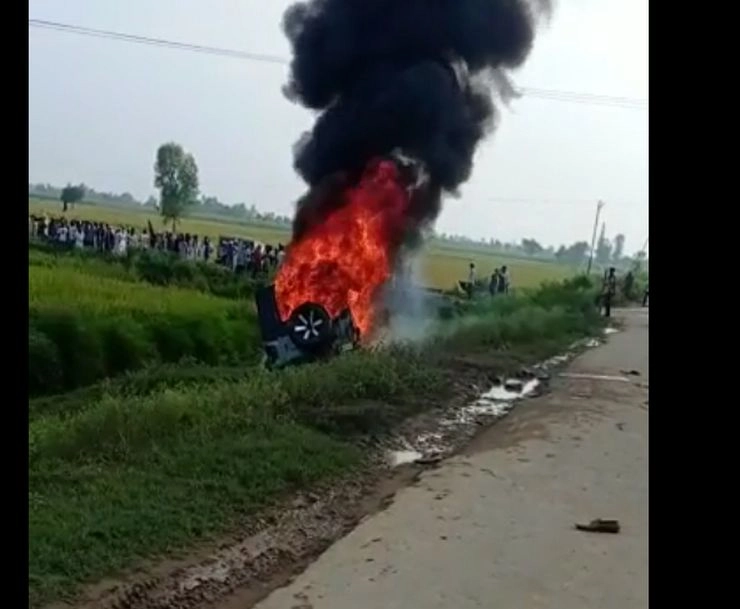 लखीमपुर खीरी : डिप्टी CM के कार्यक्रम का किसानों ने किया विरोध, आरोप- गृह राज्यमंत्री के बेटे की गाड़ी की टक्कर से 5 की मौत - violence in ups lakhimpur kheri after farmers run over by vehicle