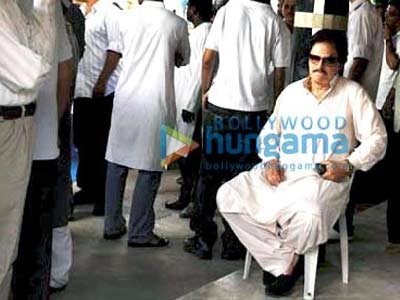 Feroz Khan : Funeral Photo Gallery | Feroz Khan : Funeral Photos | फिरोज  खान की अंतिम यात्रा फोटो गैलरी