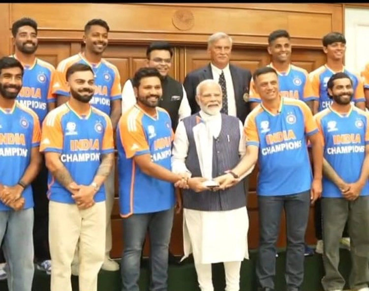 Modi with Team India