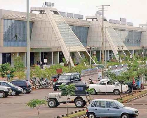 അപകടങ്ങള്‍ക്ക് സാധ്യത; കോഴിക്കോട് വിമാനത്താവള പരിസരത്ത് പറക്കും ബലൂണുകള്‍ക്കും ലേസര്‍ ബീം ലൈറ്റുകള്‍ക്കും നിരോധനം