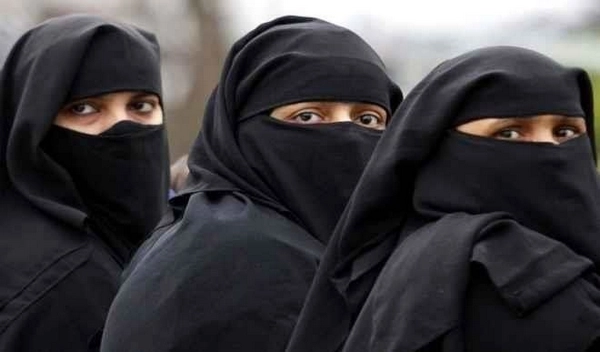 कर्नाटक : हिजाब म्हणजे काय? मुस्लिम महिला तो का घालतात?
