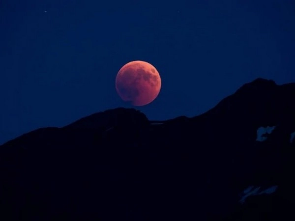 Lunar Eclipse in Kerala: പൂര്‍ണ ചന്ദ്രഗ്രഹണം കേരളത്തില്‍ എപ്പോള്‍ ദൃശ്യമാകും?
