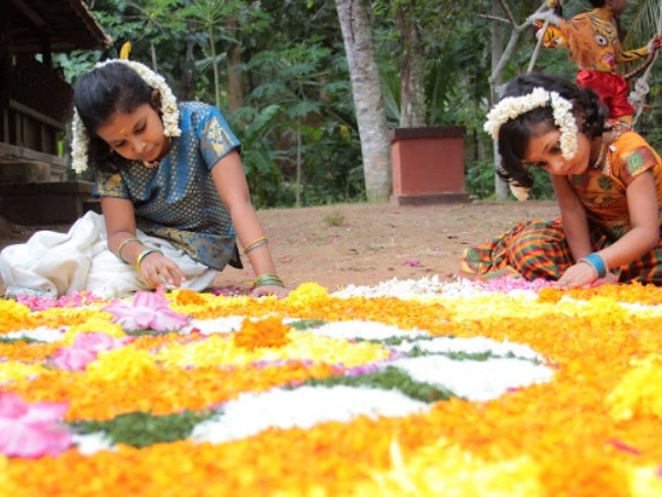 Onam Wishes in Malayalam: ഏറ്റവും മികച്ച ഓണാം സന്ദേശങ്ങള്‍ മലയാളത്തില്‍...പ്രിയപ്പെട്ടവര്‍ക്ക് ആശംസകള്‍ നേരൂ