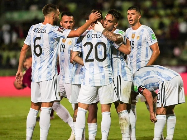 Argentina predicted 11 against Mexico: സൗദിക്കെതിരെ കളിച്ച അര്‍ജന്റീനയെ അല്ല മെക്‌സിക്കോയ്‌ക്കെതിരെ കാണുക, പുതിയ തന്ത്രങ്ങളുമായി സ്‌കലോണി; സ്റ്റാര്‍ട്ടിങ് ഇലവന്‍ ഇങ്ങനെ