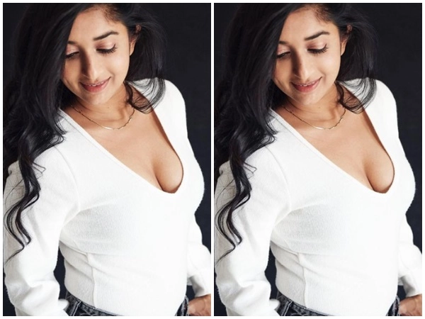 Meera Jasmine Hot Photos: ചൂടന്‍ ചിത്രവുമായി മീര ജാസ്മിന്‍; കണ്ണുതള്ളി ആരാധകര്‍