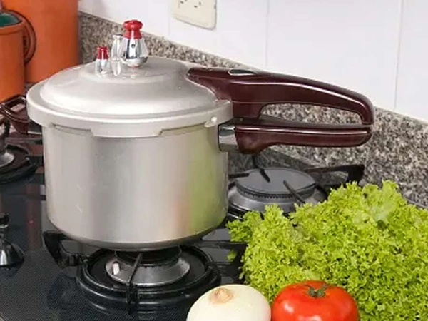 Pressure Cooker, How to Use Pressure Cooker, Pressure Cooker Using Tips, How to Clean Pressure Cooker, Health News, Webdunia Malayalam