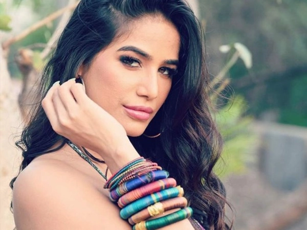 Poonam Pandey, Poonam Pandey Cervical Cancer, Poonam Pandey death Reason, Poonam Pandey passes away, Actress Poonam Pandey death