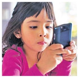 मुलांना मोबाईलपासून दूर ठेवण्यासाठी या 7 सोप्या युक्त्या अवलंबवा