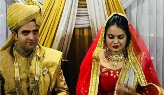 काश्मीरमध्ये विवाह बंधनात अडकले IAS टॉपर टीना आणि अतहर आमिर