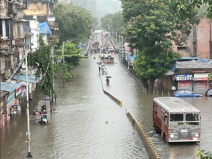 मुंबई परिसरात मुसळधार पाऊसाचा अंदाज