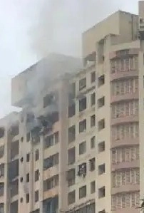मुंबईत 20 मजली इमारतीला भीषण आग ; 7 ठार अनेक जखमी