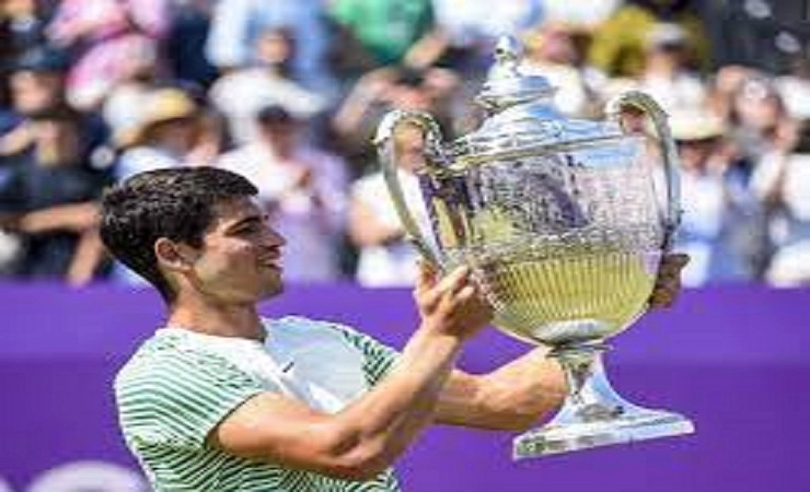 Wimbledon Final : अल्काराझचे जबरदस्त पुनरागमन, जोकोविचचा पराभव करून  विम्बल्डन जिंकणारा तिसरा स्पॅनिश खेळाडू ठरला