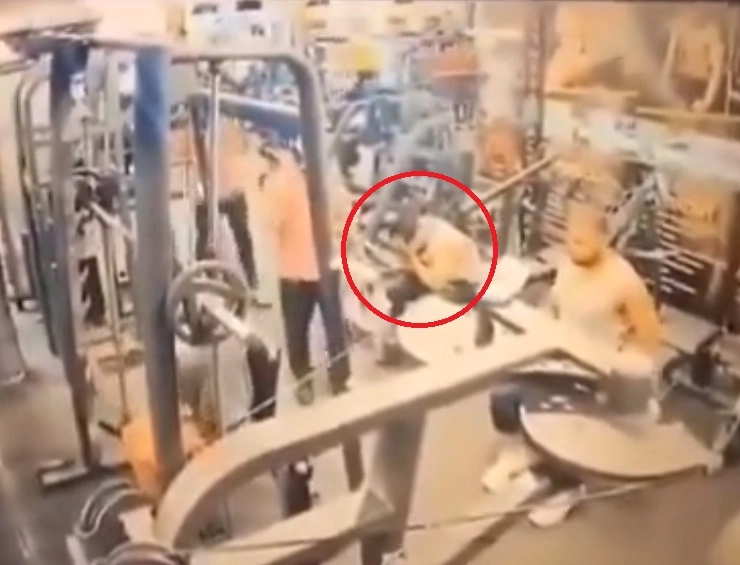 Varanasi Gym Death जिममध्ये वार्मअप करताना तीव्र वेदना, व्हिडिओ व्हायरल