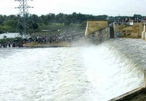 சென்னை புறநகர் ஏரிகளில்  நீர் திறப்பு அதிகரிப்பு: முடங்கியது போக்குவரத்து