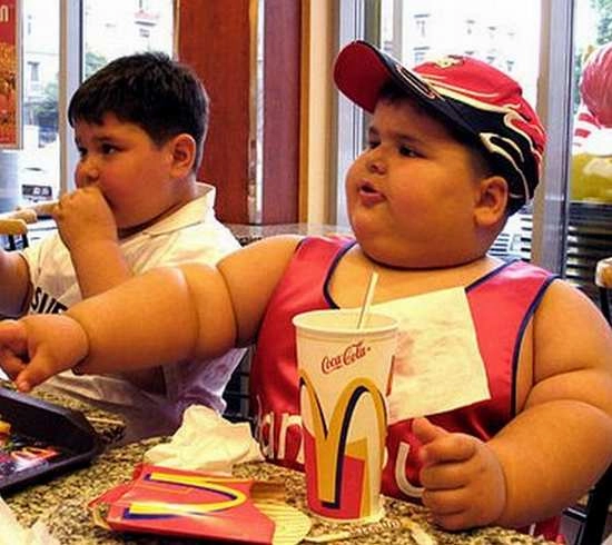 World Obesity day: കുട്ടികളിലെ അമിത വണ്ണം കുറയ്ക്കാൻ  ഈ ഭക്ഷണങ്ങൾ ഒഴിവാക്കാം