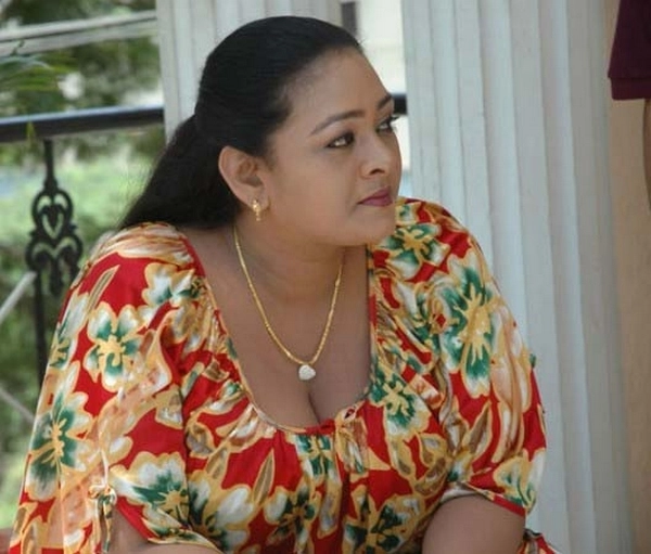 நான் விரும்பித்தான் படுக்கையை பகிர்ந்துள்ளேன்: ஷகிலா ஒபான் டாக்