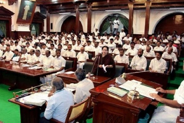திமுக உறுப்பினர்கள் 88 பேர் இடை நீக்கம் : அவைத் தலைவர் தனபால் அதிரடி உத்தரவு