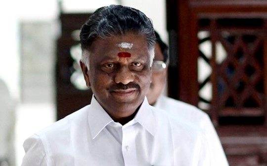 जयललिता का निधन, पनीरसेल्वम ने ली मुख्यमंत्री पद की शपथ - Panneerselvam becomes New Tamil Nadu CM