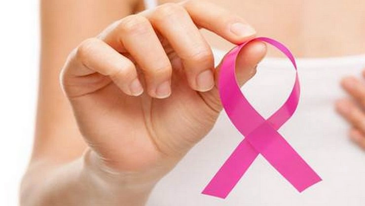 ब्रेस्ट कैंसर, जानिए क्यों होता है Breast Cancer, 7  कारण, 6 लक्षण, आंकड़े और उपचार