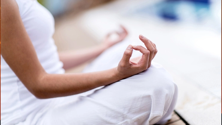 Yoga for Happiness मन:शांती आणि आनंद यासाठी मेडिटेशन करून लाभ मिळवू शकता