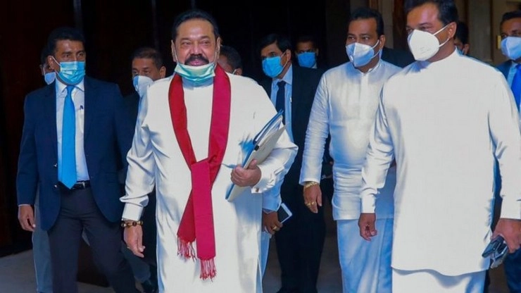 இலங்கை பட்ஜெட் 2021: மஹிந்த ராஜபக்ஷ தாக்கல் செய்த அறிக்கையில் எதற்கு முன்னுரிமை?