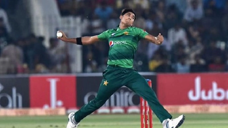 pakistan bowler