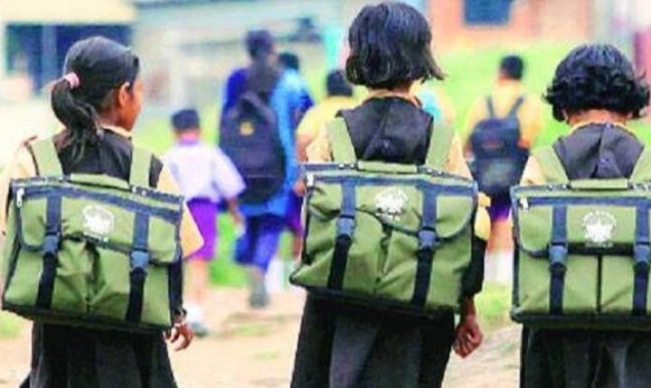 வெள்ள பாதிப்பு: எந்தெந்த மாவட்டங்களில் இன்று பள்ளிகளுக்கு விடுமுறை?