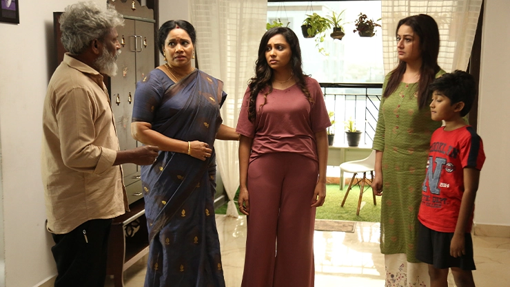 சோனியா அகர்வால், ஸ்ம்ருதி வெங்கட் நடிப்பில்,இயக்குநர் ஹாருன் இயக்கத்தில்,7G திரைப்படம்!!