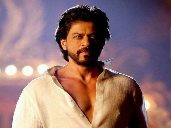 HBD Shah Rukh Khan: शाहरुखचे चित्रपट आपल्या रोमँटिक स्टाइलसाठी ओळखली जात असली तरी खलनायक म्हणूनही त्याने प्रेक्षकांची मने जिंकली आहेत