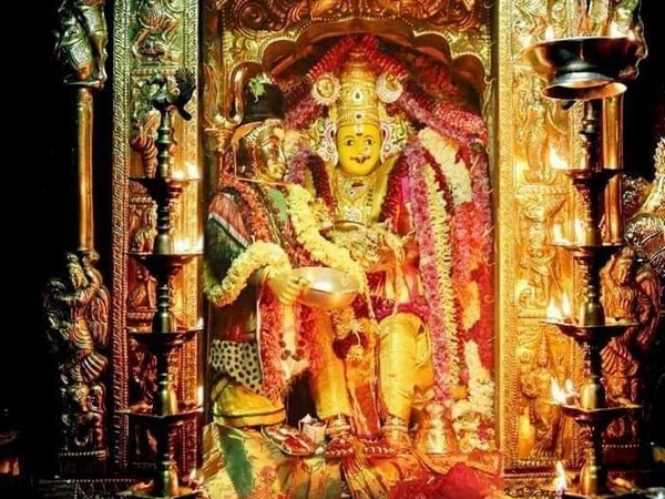 ఇంద్రకీలాద్రిపై రెండు అలంకారాలలో దుర్గమ్మ
