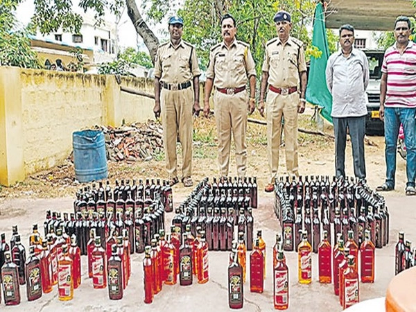 delhi liquor bottles