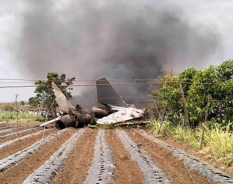 Sukhoi fighter jet crashes