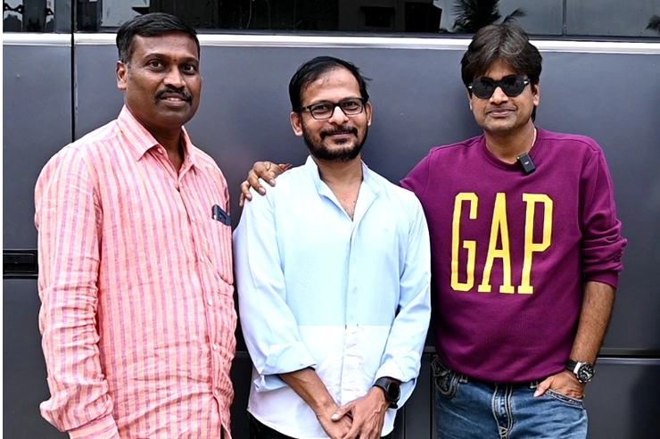 harish shankar with movie team