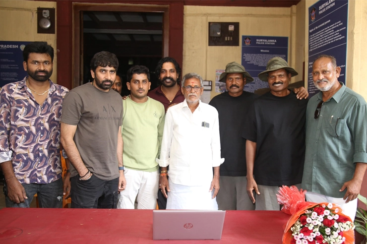 Director Malineni Gopichand and jai Jawaan team