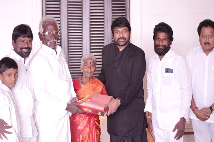 Chiranjeevi  honored for the family of fan Eswaraya