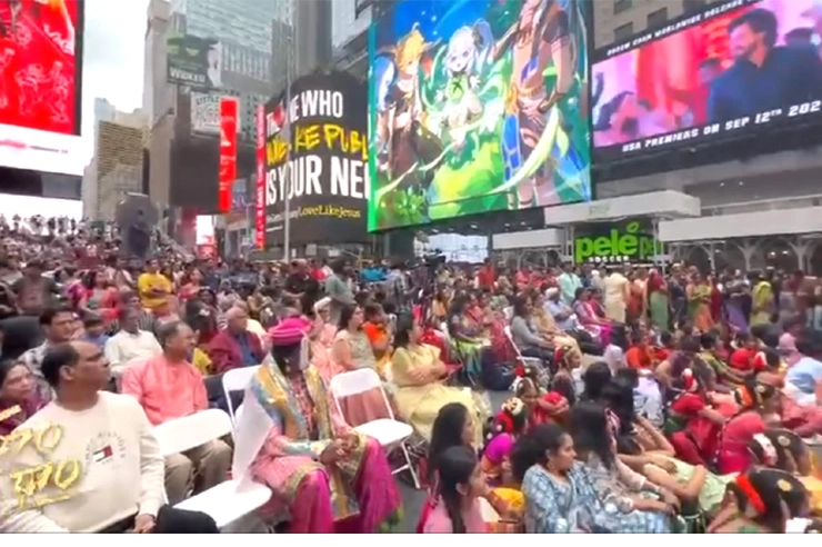 NRIs  dances at New York's Time Square