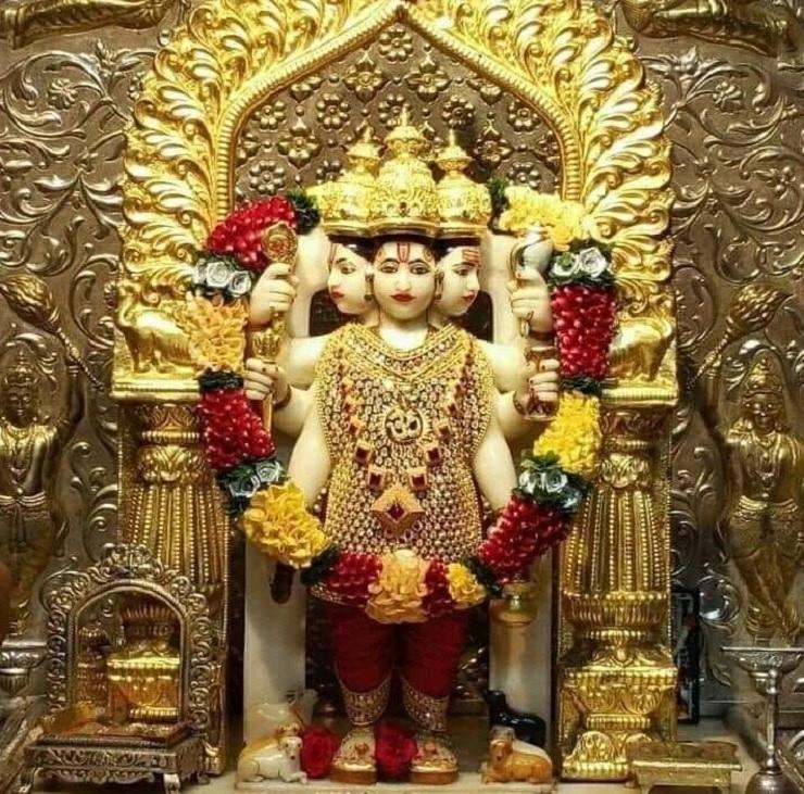 श्रीगुरुपादुकाष्टक