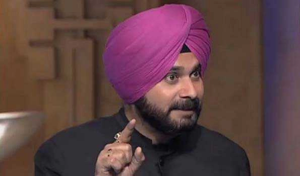 Sidhu summons his advisors over their comments on Kashmir, Pakistan