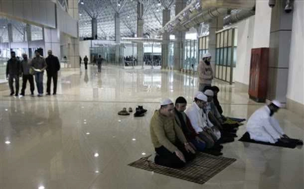 Jamia masjid again sealed to prevent Friday prayers in Srinagar