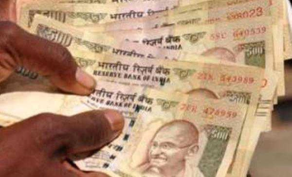 Govt to slap notices on 60,000 people for excessive cash sales during note