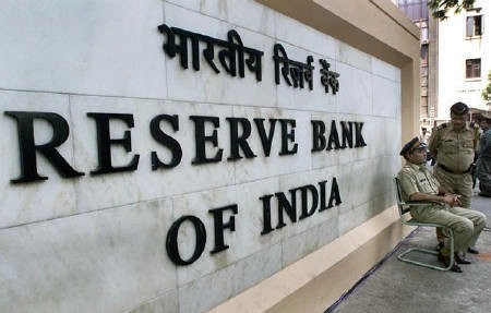 RBI denies rumors on Axis Bank