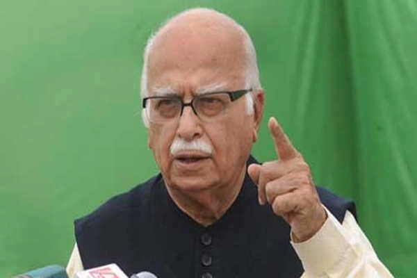 Advani finally in 'Marg Darshak' role for ruling BJP