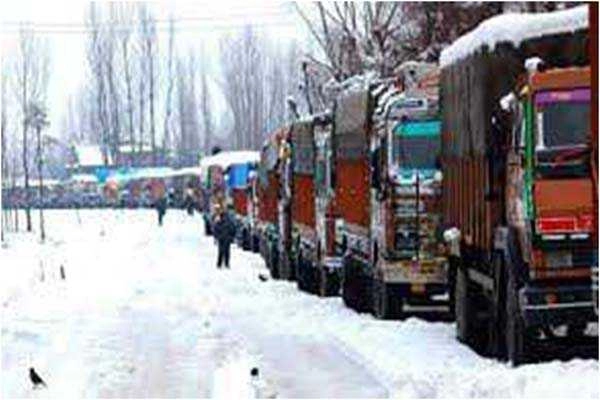 Heavy vehicles to ply from Srinagar to Jammu only on Kashmir highway