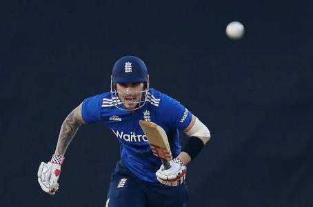 England opener Hales to return home after breaking hand