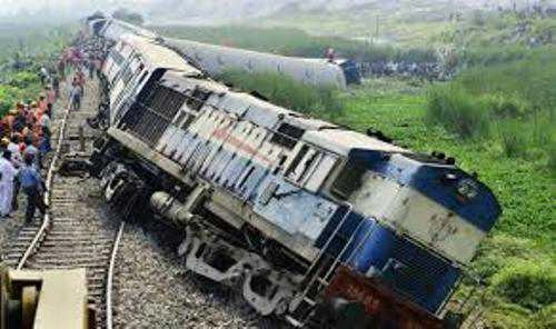 27 dead as Hirakhand Express derails in Vizag