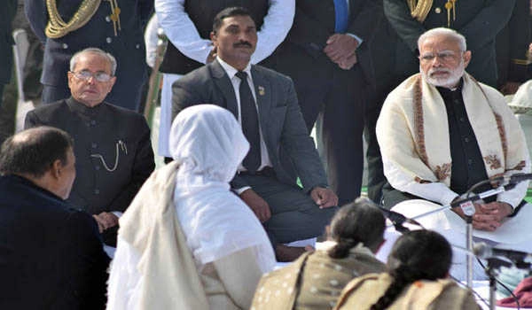 Prez, PM pay tribute to Mahatma Gandhi on his death anniversary