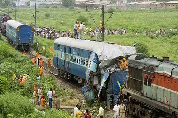 Kalindi Express collides with goods train at Tundla station: Howrah-Delhi route disrupted
